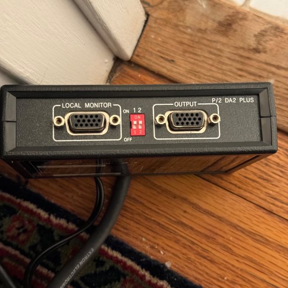 Extron P/2 DA2 PLUS Dual Output VGA/DVI Distribution Amplifier Splitter Amp - Picture 3 of 11